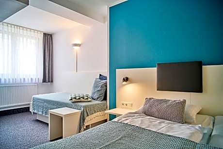 Six-bed Room Facing The Courtyard