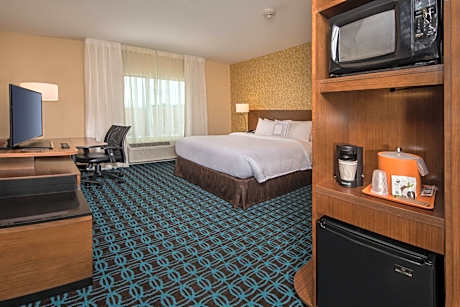 King Suite with Mountain View
