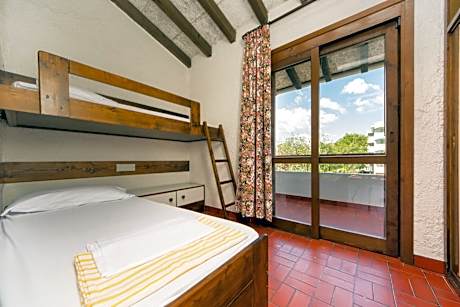 Economy One-Bedroom Apartment with Balcony