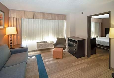 1 Bedroom Suite 2 Queen 2 Bathroom Dining Areas