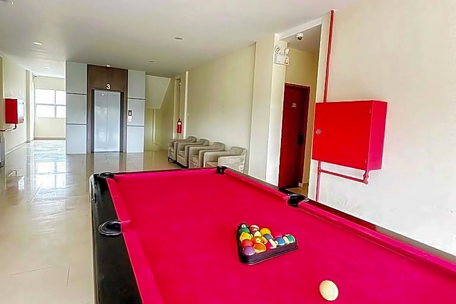 RedDoorz Plus @ Komplek ABC Batu Aji Batam