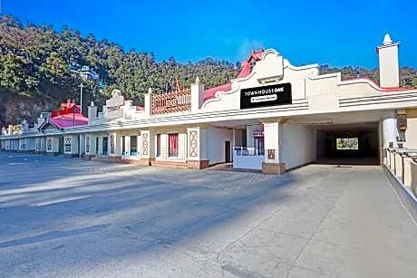 Townhouse Oak ISBT Formerly the Hotel Horizon