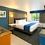 Oyster Bay Inn & Suites