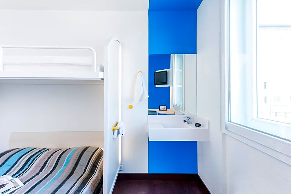 Hotel First Eco Savigny Villemoisson Centre Commercial Carrefour