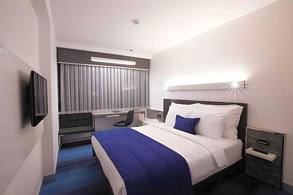 Zeniva Hotel 