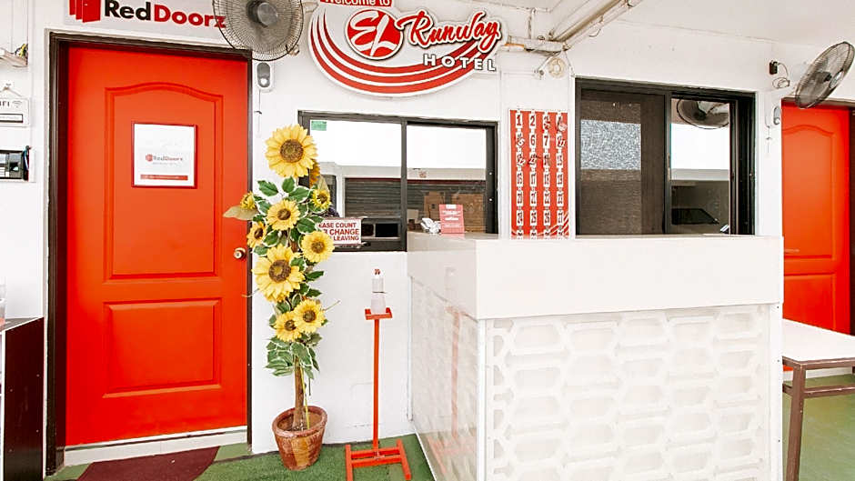 RedDoorz @ EL Runway Hotel Bulacan