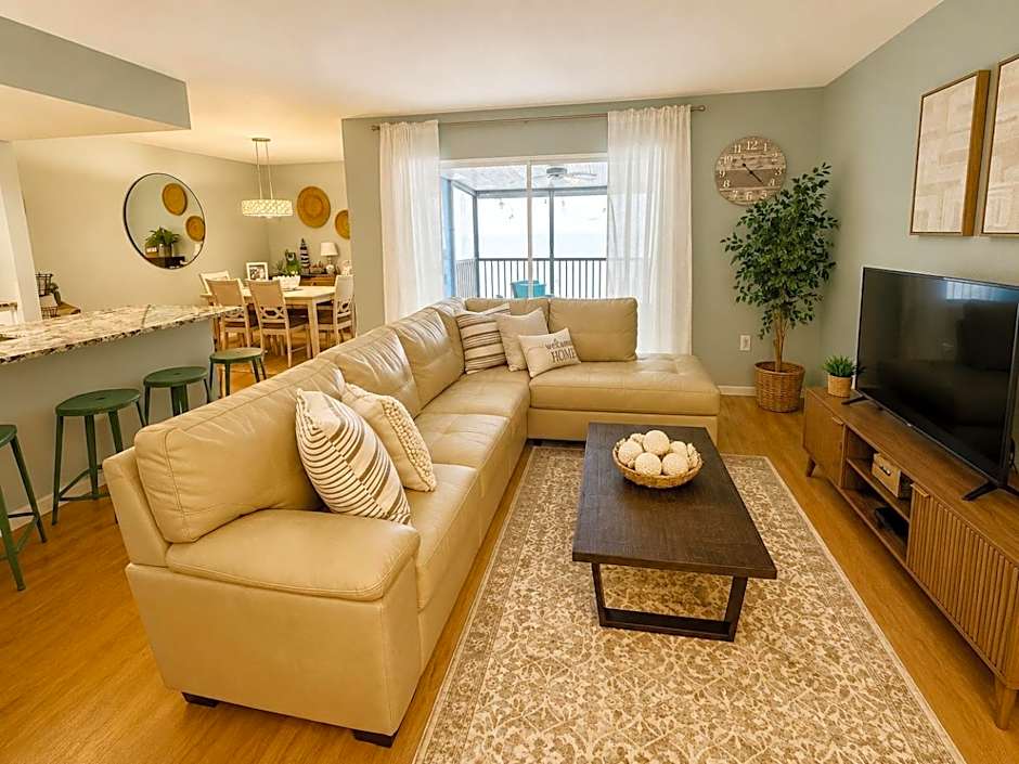 Waterfront Resort Condo w Beach