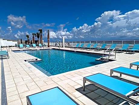 Holiday Inn Express & Suites Oceanfront Daytona Beach Shores by IHG