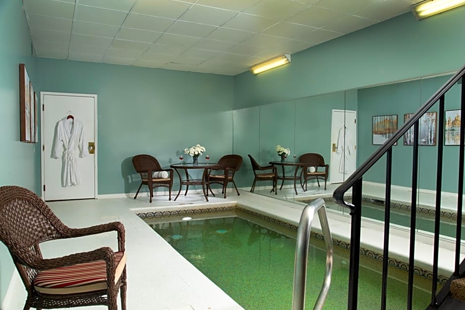 Meadowbrook Inn