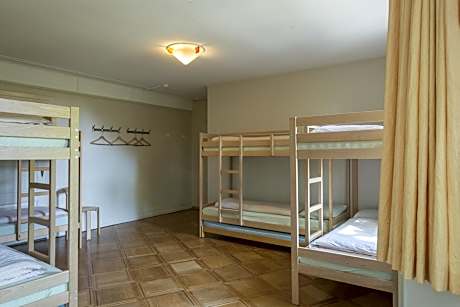 Sextuple Room with Shared Bathroom