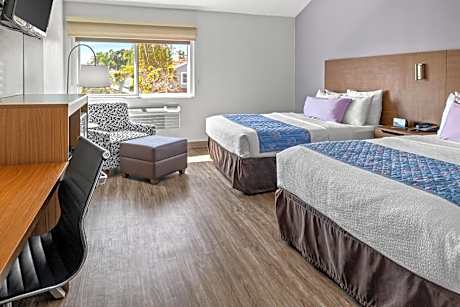 Queen Room with Two Queen Beds - Non-Smoking