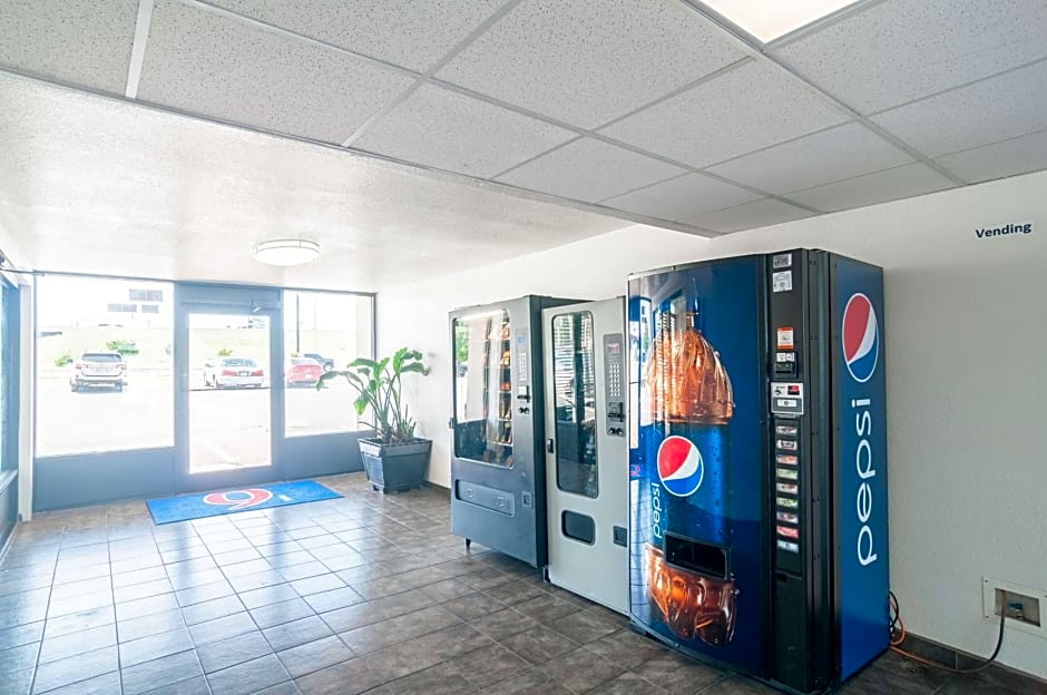 Motel 6-Oklahoma City, OK - South