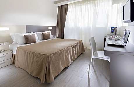 Superior Double or Twin Room for Single Use