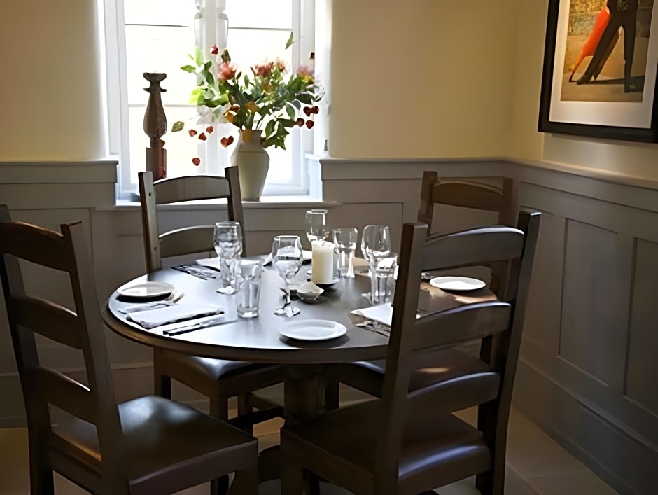 The Bell at Hampton Poyle