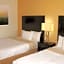 La Quinta Inn & Suites by Wyndham Lincoln