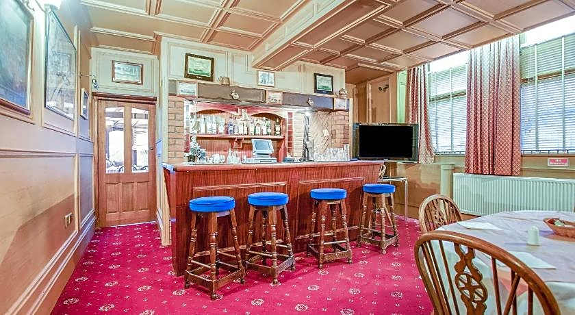 OYO The Rowers Hotel