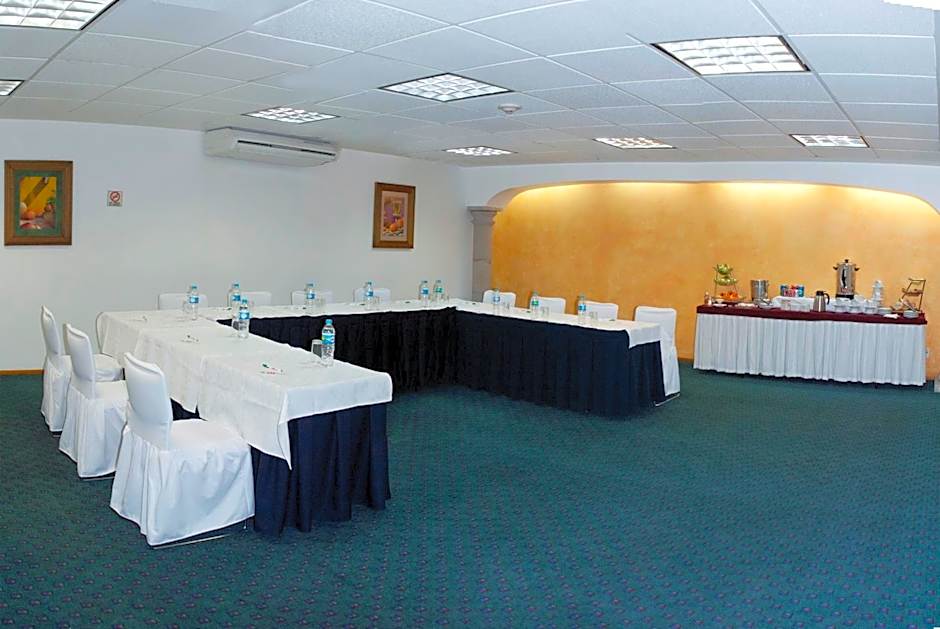 Hotel & Suites PF