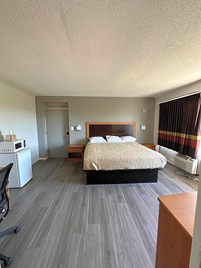 Budgetel Inn & Suites