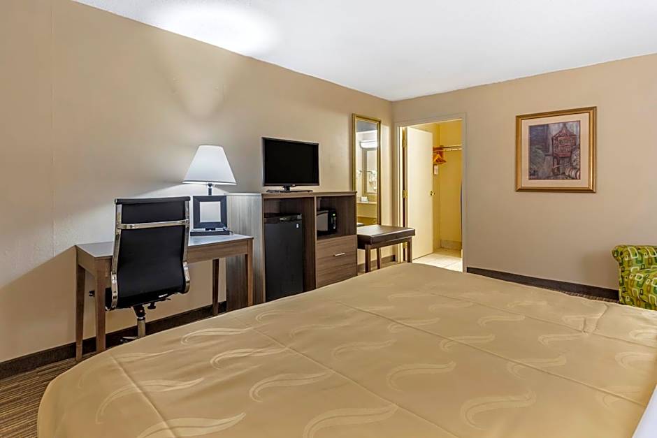 Quality Inn & Suites Hanes Mall