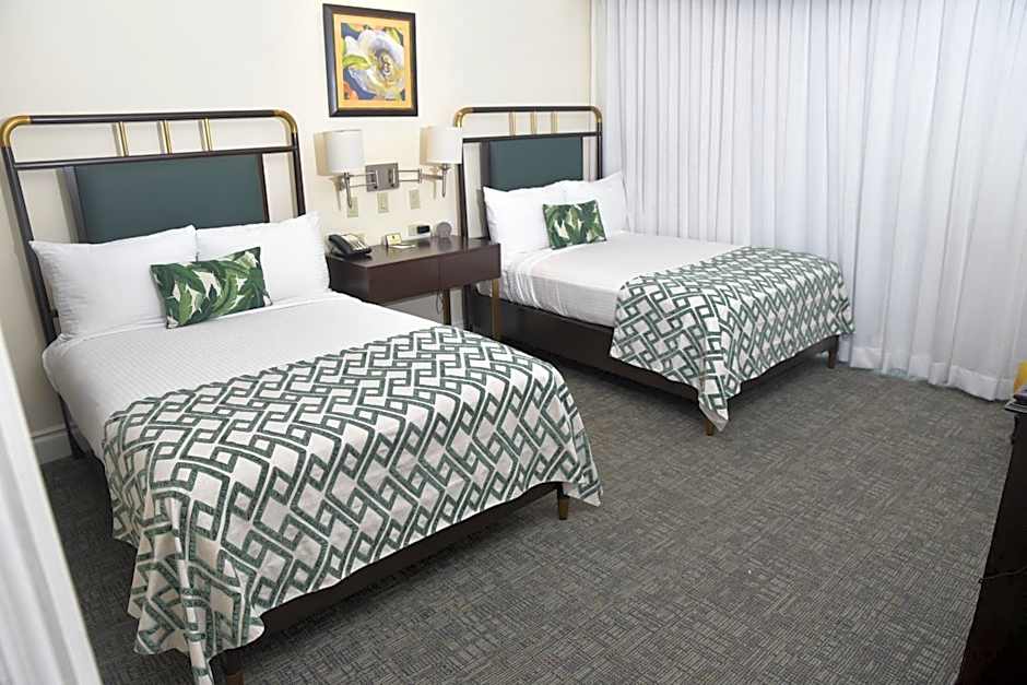 Courtleigh Hotel & Suites