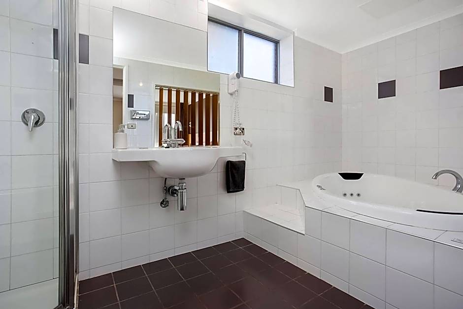 Comfort Inn On Raglan