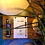 Shenstone Lodge
