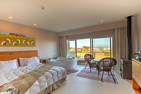 Superior Suite with Jacuzzi and Sea view