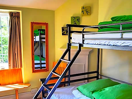 Dormitory Room (6 Adults)