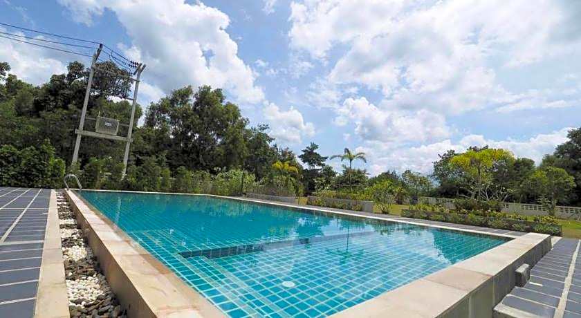 Sea Mountain Khanom Hotel