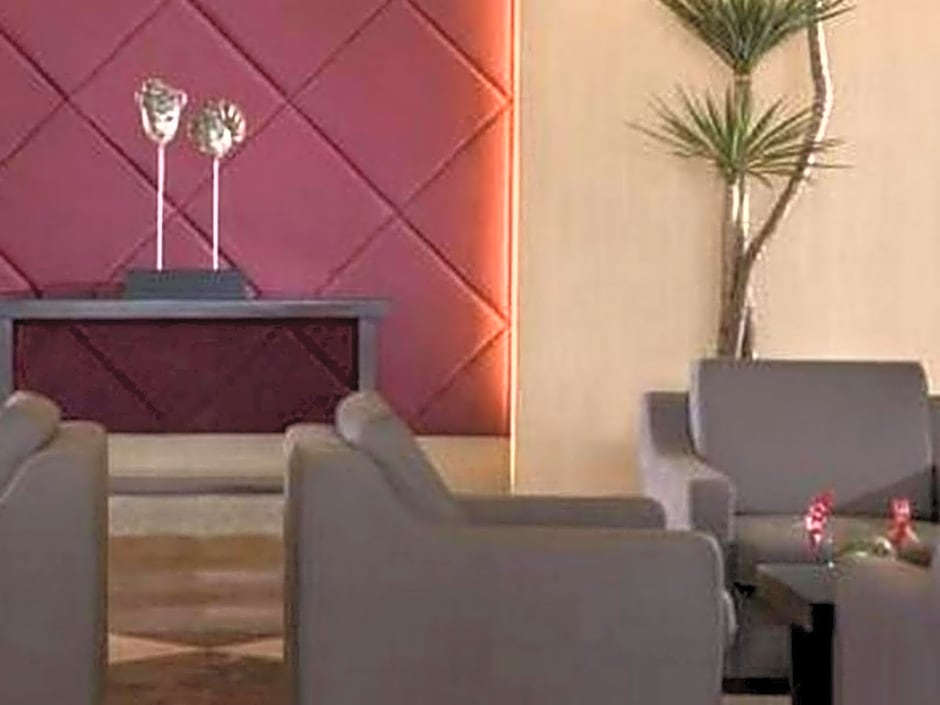 Hotel Santika Pandegiling Surabaya