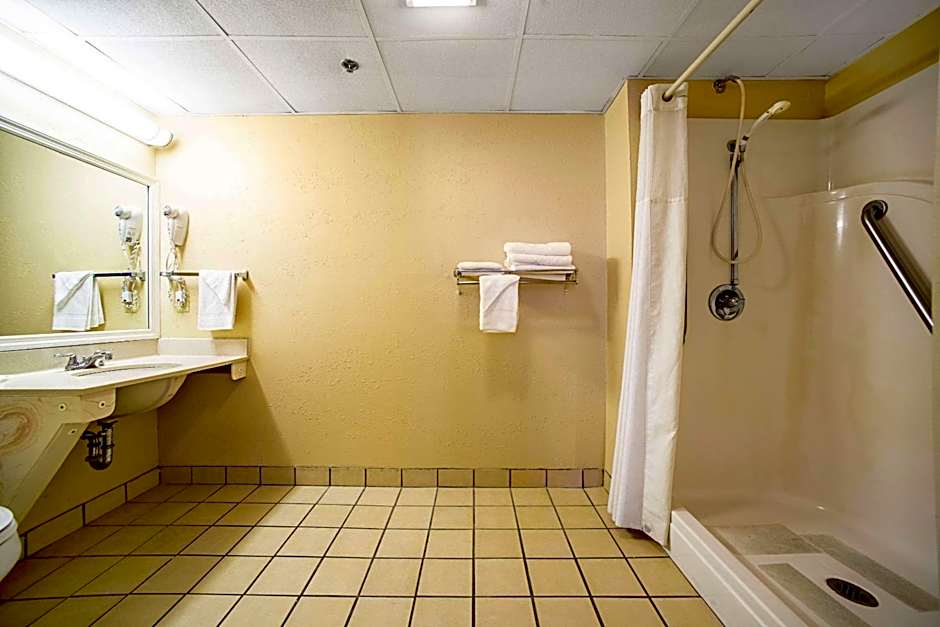 Quality Inn Near Six Flags St. Louis