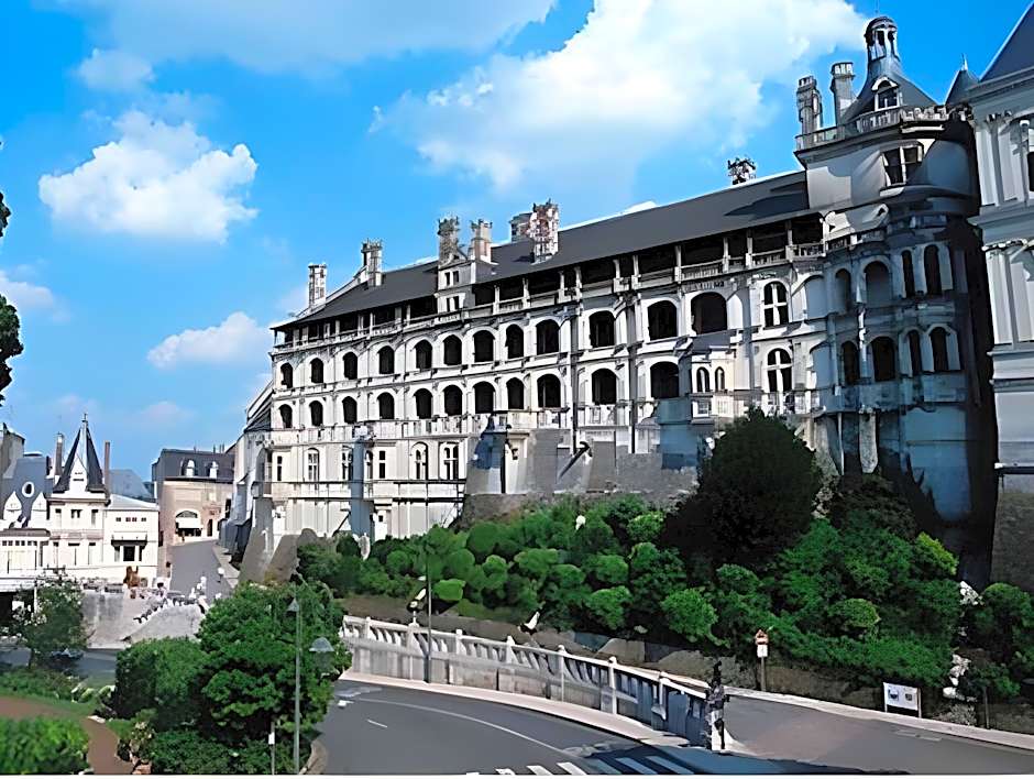 B&B HOTEL Blois Nord Vallee Maillard