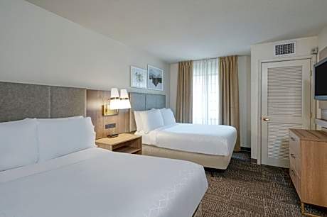 Two-Bedroom Suite with Tub - Communications Accessible