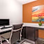 Days Inn & Suites by Wyndham Katy