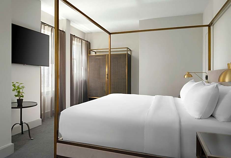 Hotel Phillips Kansas City Curio Collection by Hilton