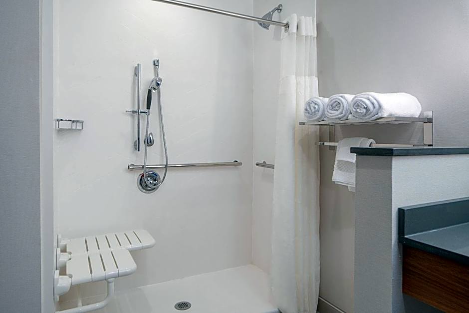 Fairfield by Marriott Inn & Suites Pensacola Pine Forest
