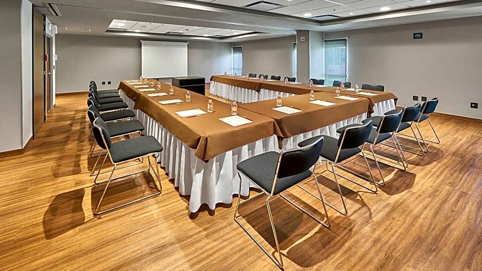City Express Suites by Marriott Queretaro