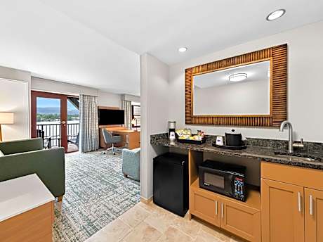 King Suite with Balcony- Non-Smoking