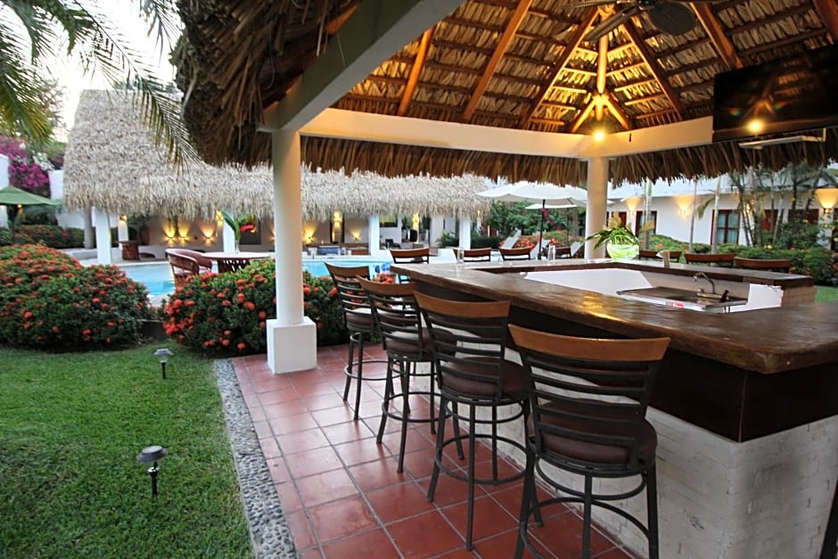 Villa Blanca Suites