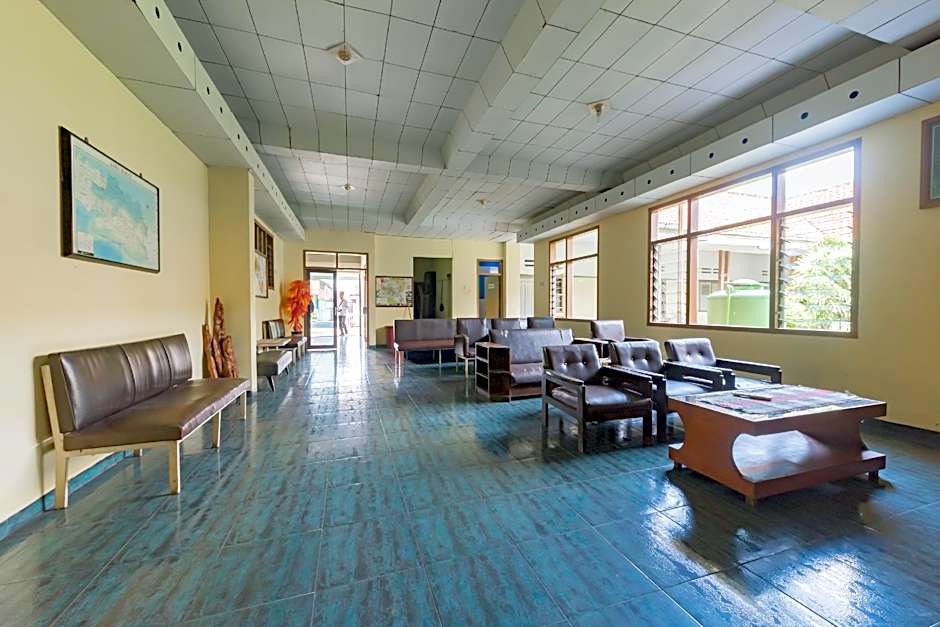 RedDoorz Syariah @ Hotel Budi Family