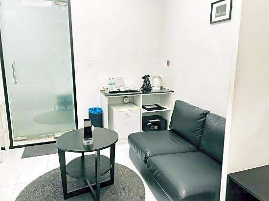 YAMA HOTEL & ROOFTOP BAR