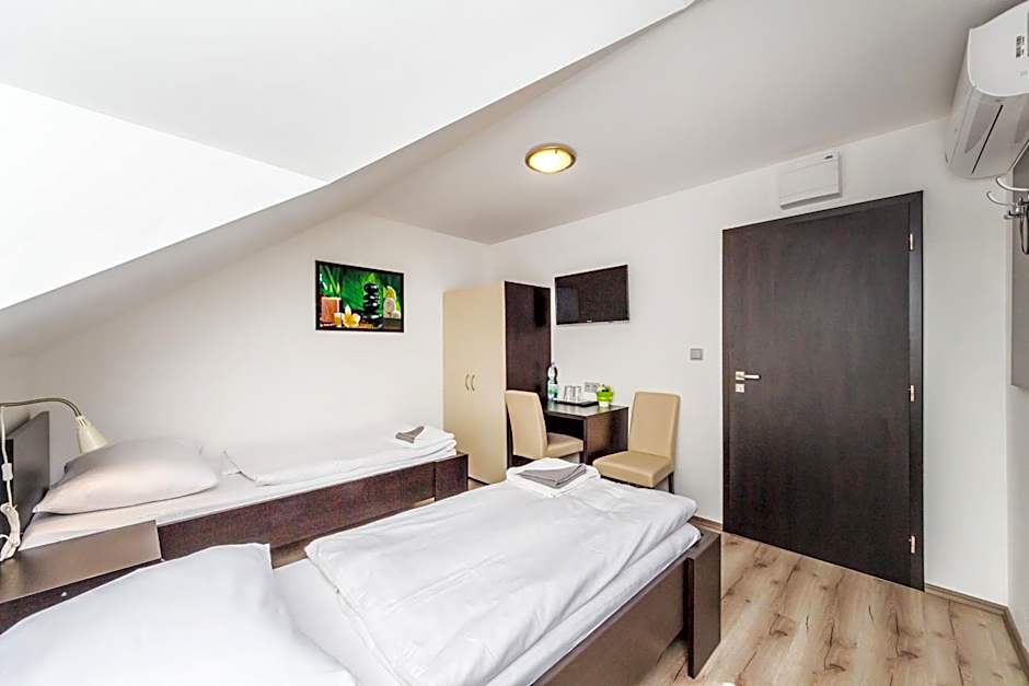 Nová Hospoda - Hotel & Restaurant