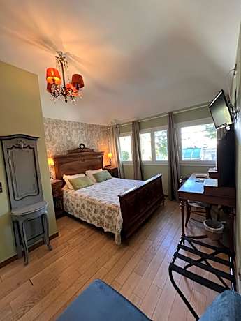 Triple Room with Bathroom