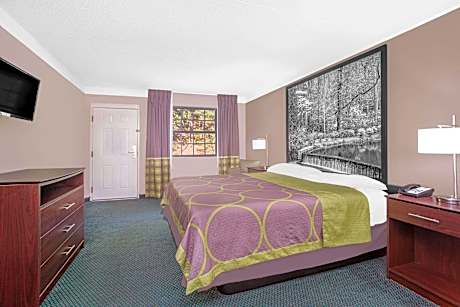 1 King Bed, Smoking