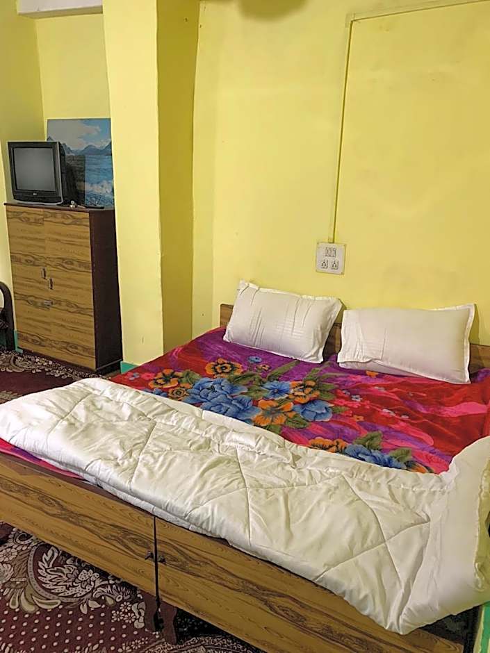 Hotel the Embassy – Srinagar, PA
