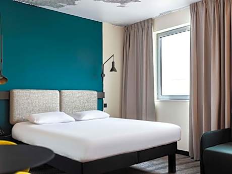 Executive Room with One Double Bed and One Single Sofa Bed