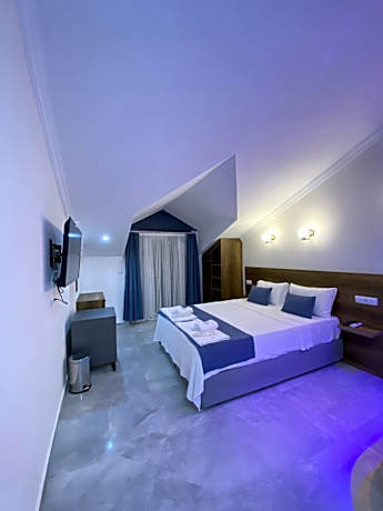 Double Room with Bathtub