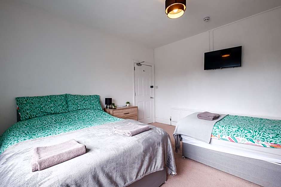 OYO The Pickering Park Hotel