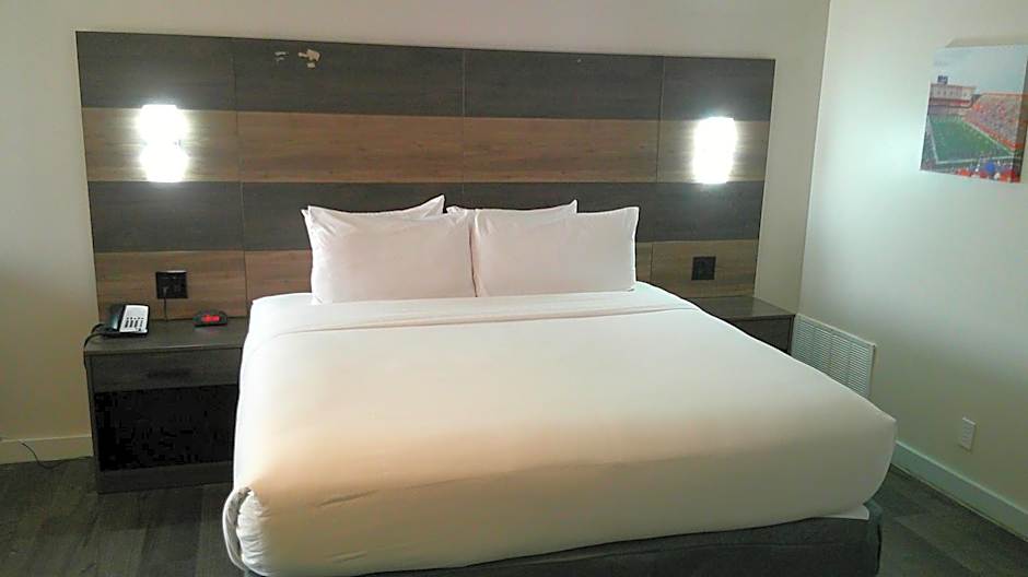 HOM Hotel Gainesville, SureStay Collection by Best Western