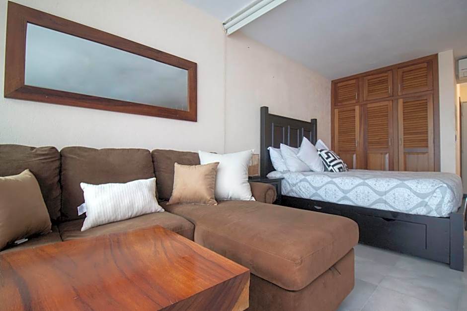Suites at Aria Pacific Ocean Studio